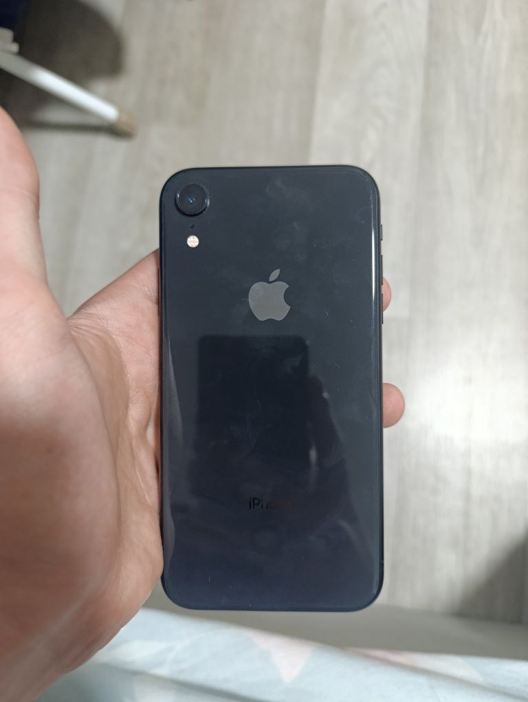 Айфон xr64 гига  apple