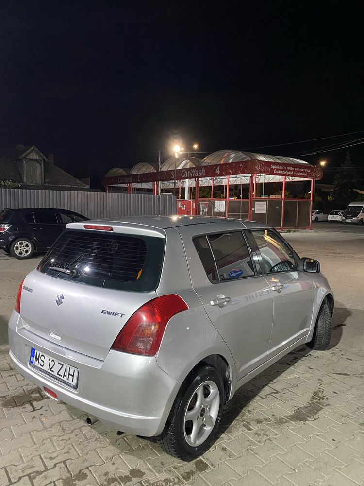 Vând Suzuki Swift