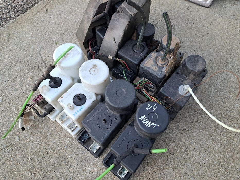 Централно заключване Ауди 80 90 Б4 Б3 вакум помпа Audi B4 B3