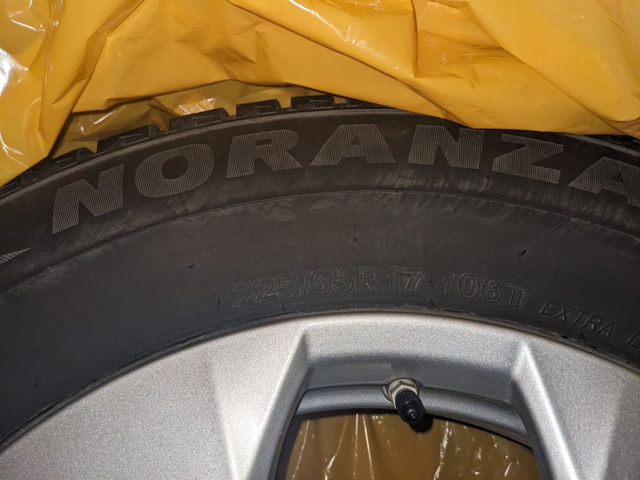 anvelope iarna crampoane metalice bumbi cuie Bridgestone Noranza