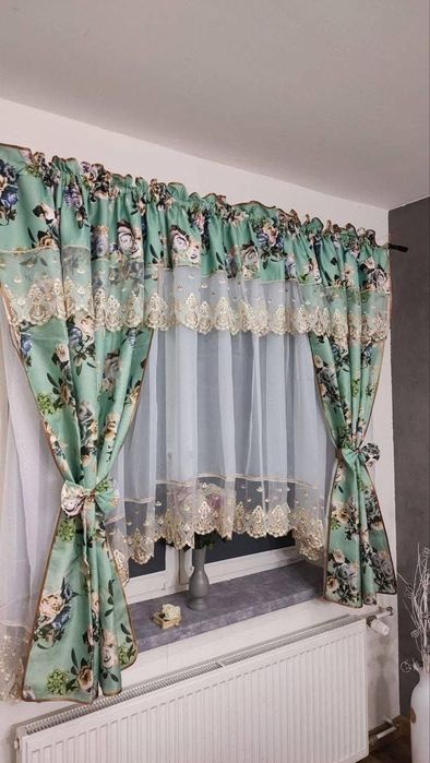 Perdea +draperii cusute-gata de prins