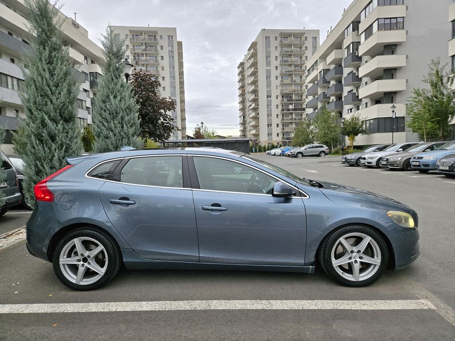 Volvo V40 2.0 D Automat Extra Full Propietar Stare Perfecta  Variante
