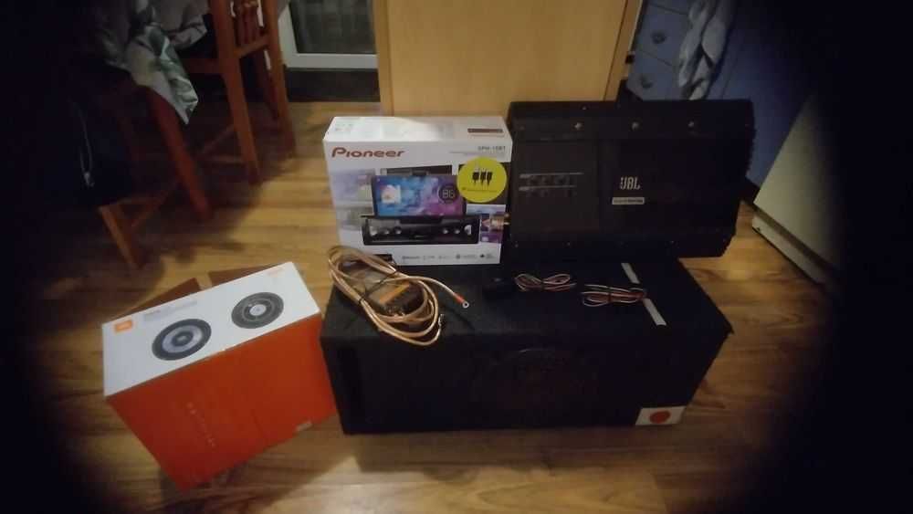 Компактна музика за кола