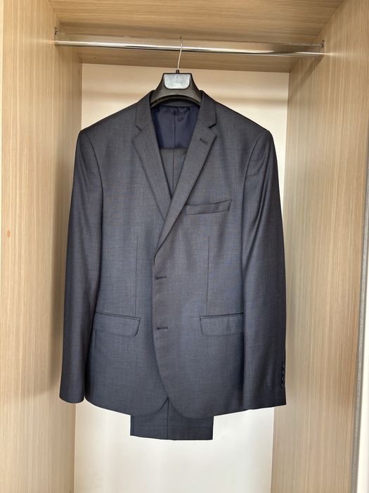 Мъжки костюм отлично състояние