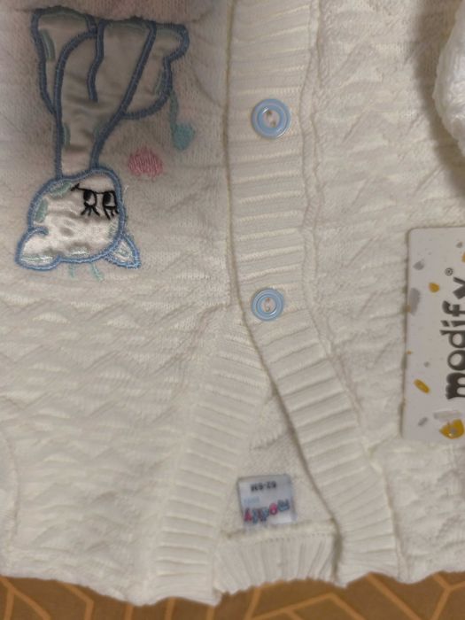 Compleu bebeluși /băieți/ fetițe. -4 piese-6 luni