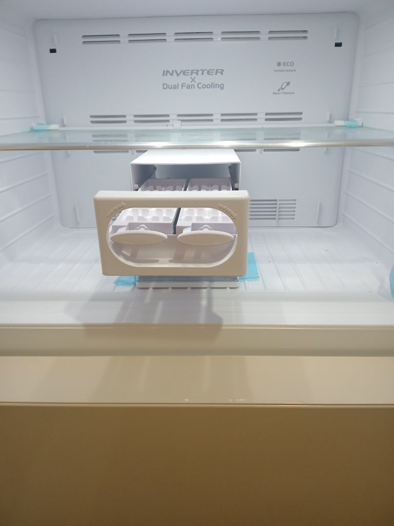 Холодильник HITACHI