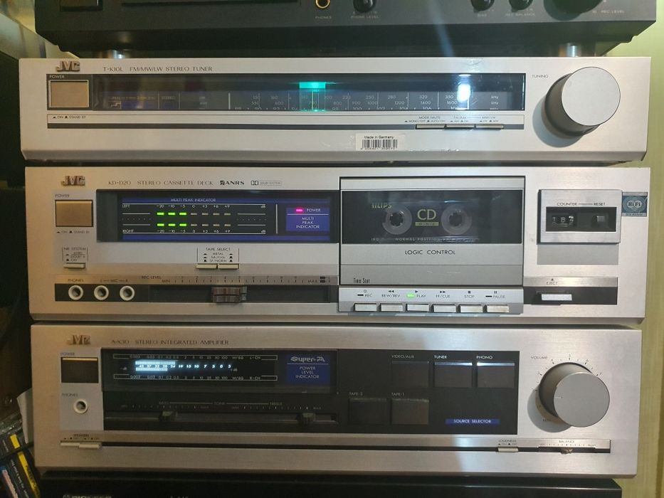 Linie audio JVC completă. Japan