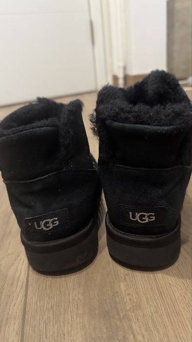 UGG cu paiete, marimea 37