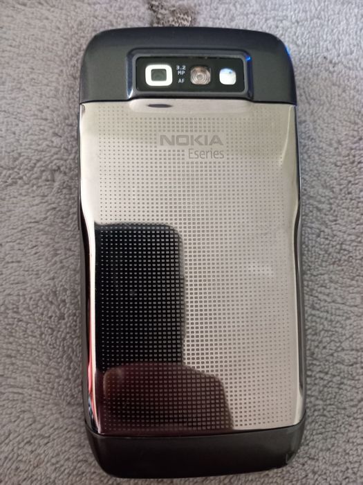 Nokia e 71 запазен