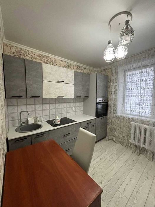 Продам 3-комнатную квартиру в 7 микрорайоне