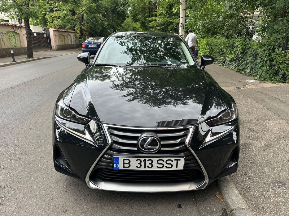 Lexus Seria IS auto înmatriculată pe firma se emite factura, tarif net
