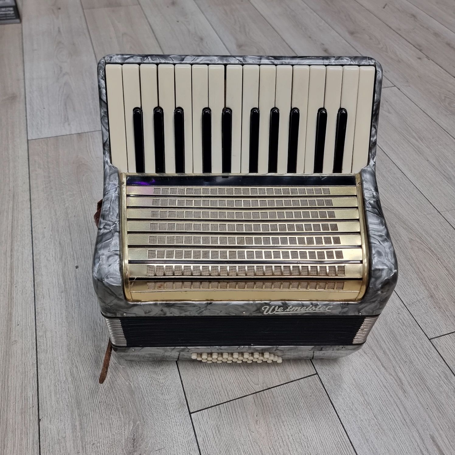 Amanet F28: Acordeon Weltmeister Student copii 32 basi