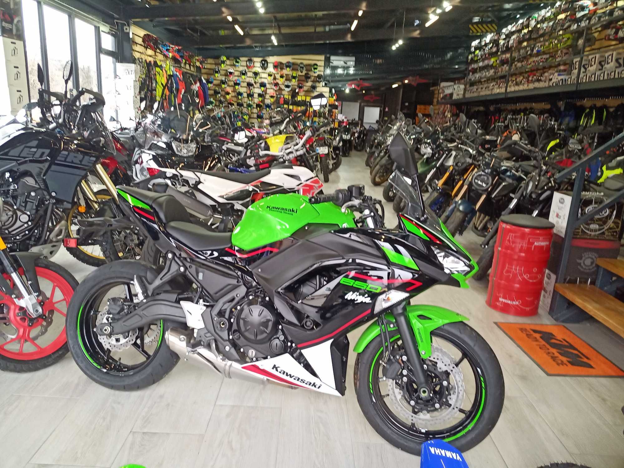 Kawasaki Ninja 650 nou -de la 6700Eur cu Rabla prin EST BIKE Campina