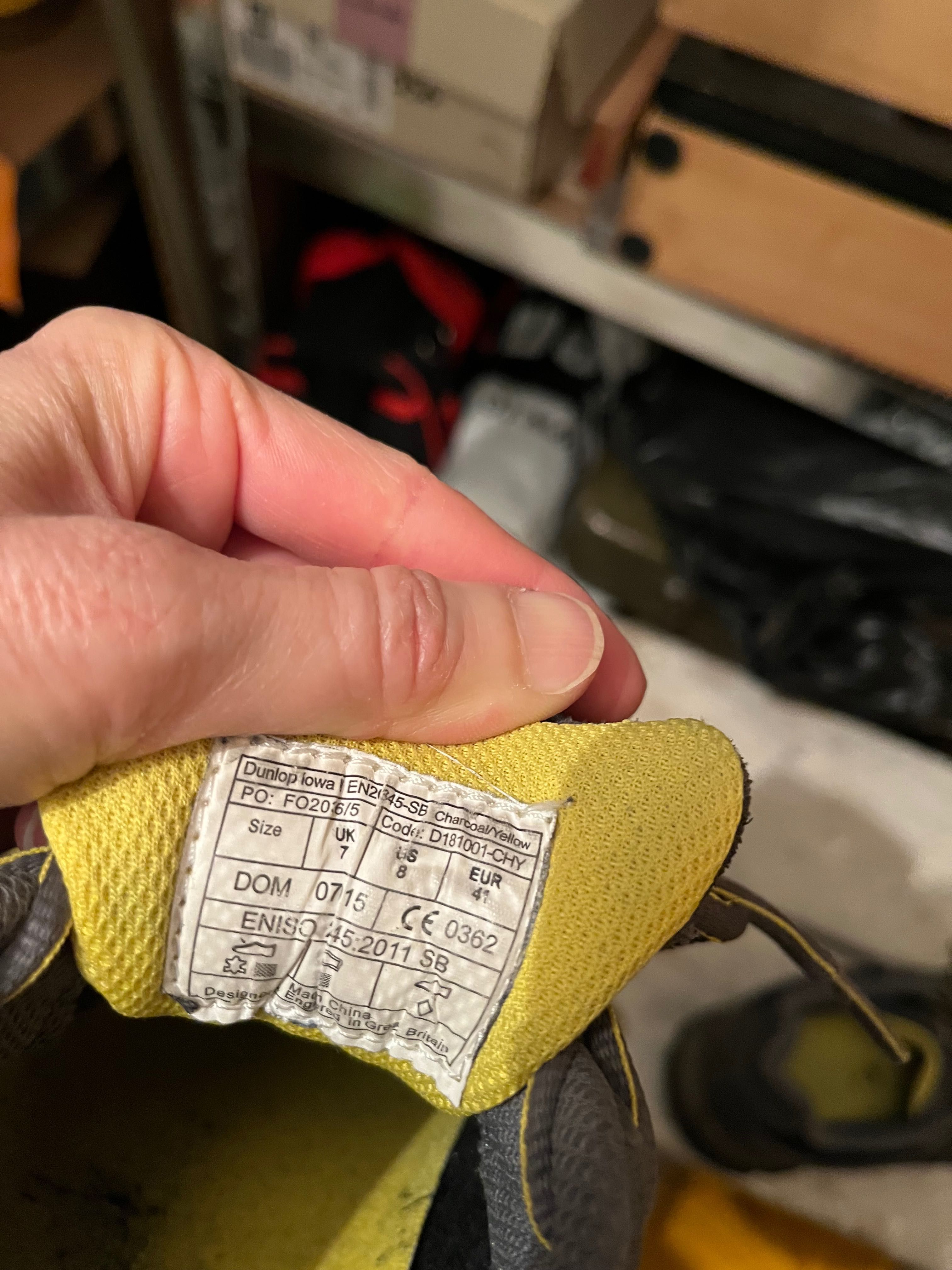 Мъжки предпазни  обувки Dunlop + подарък светлоотразителна жилетка
