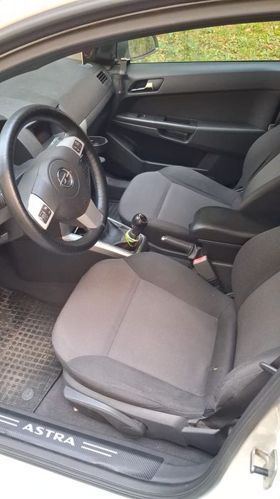 Opel Astra h 2011