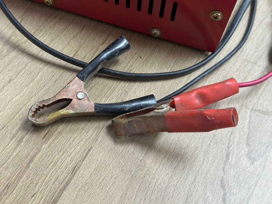 Incarcator auto 12v/24v inteligent- automat,protectie la supratensiune