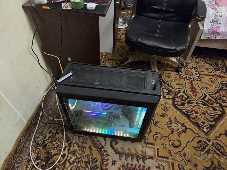 Gaming PC + Monitor i5 64GB 2TB 3070Ti