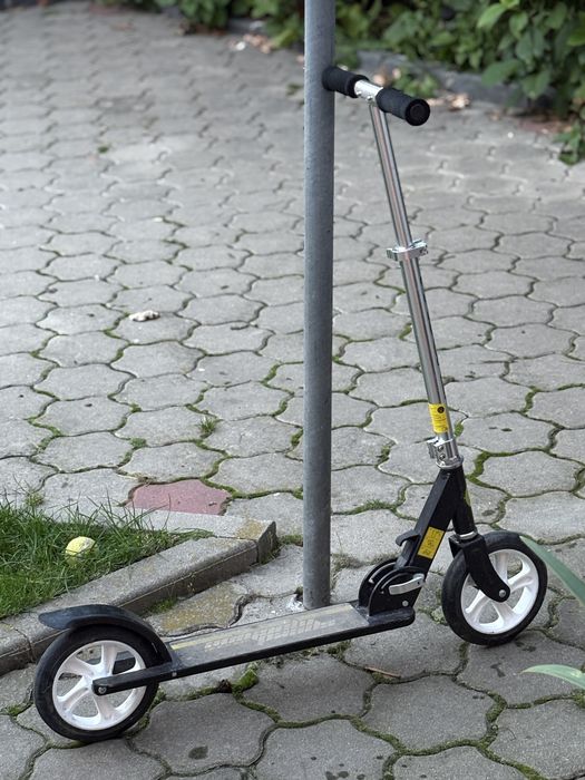 Trotineta Acore pliabila, ghidon reglabil.