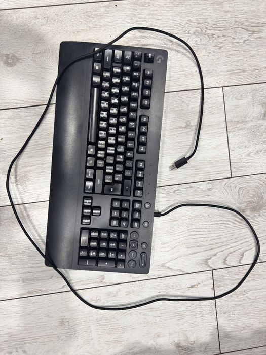 Клавиатура logitech g213