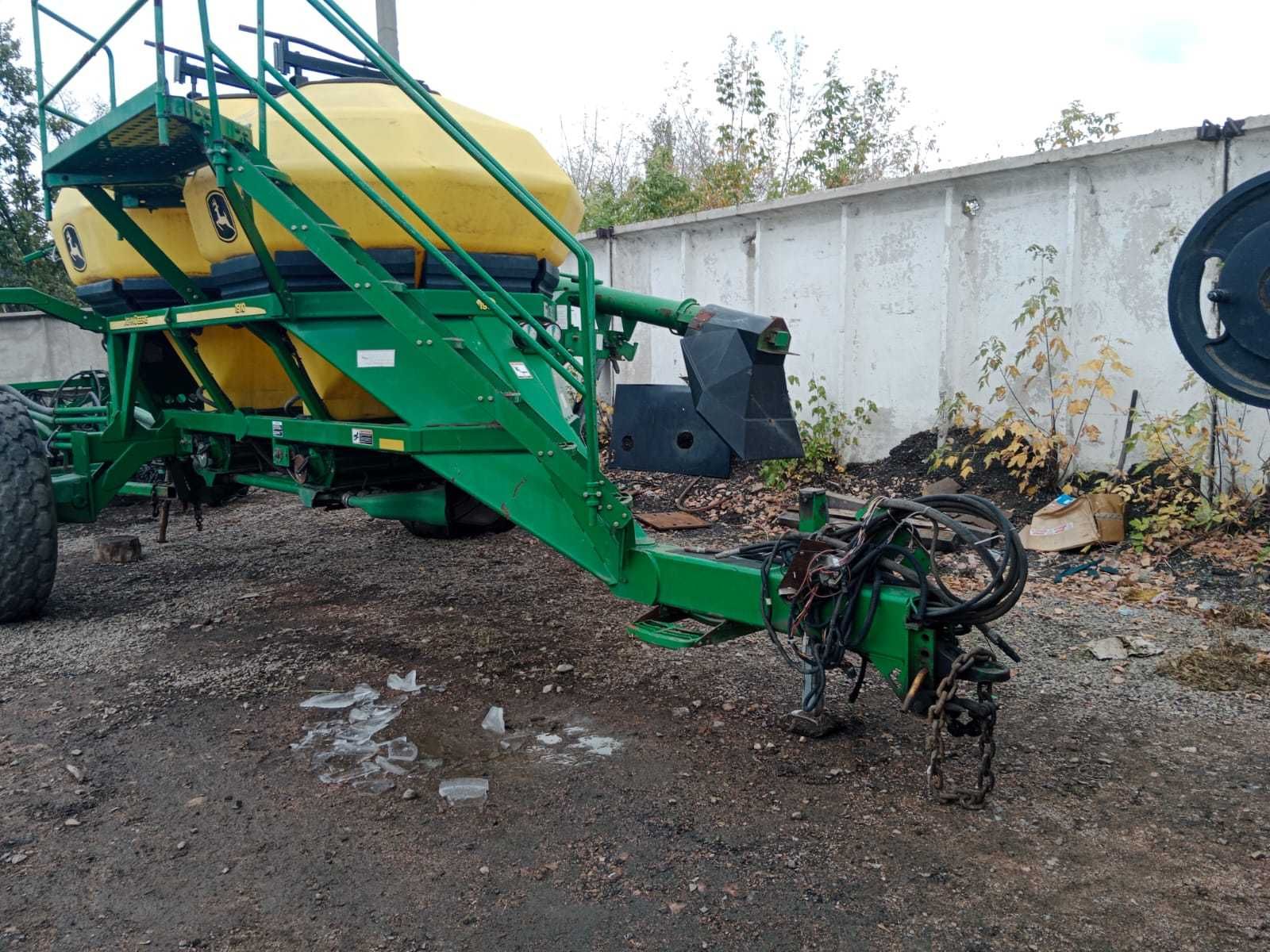 Продаётся посевной комплекс Джон Дир John Deere 1830 б/у