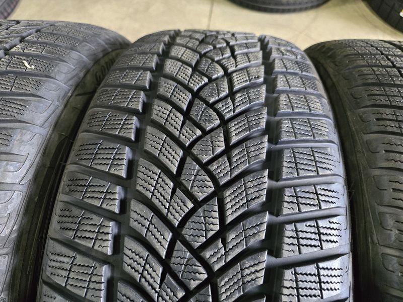 285/40/20//255/45/20 GOODYEAR