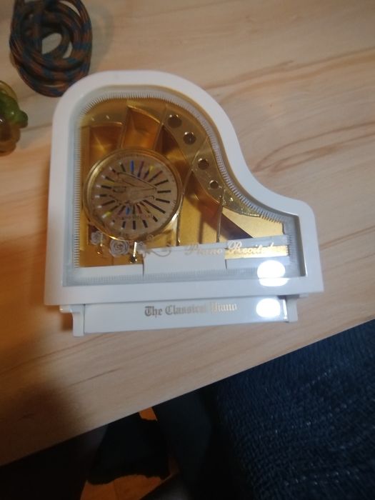 Музыкальная шкатулка заводная