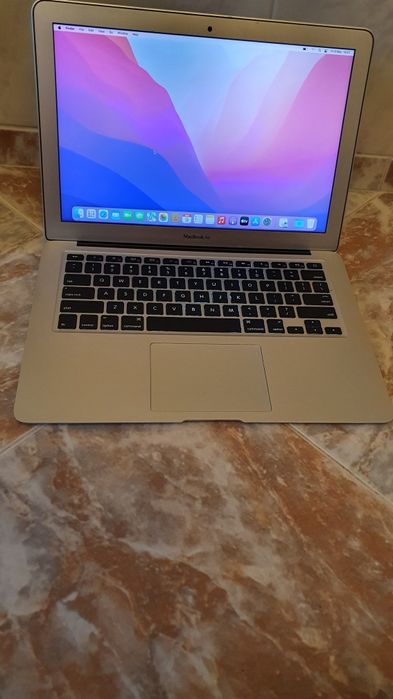 Apple MacBook Air 1.8GHz  i5 -/13 -inch/A1466 - 2012