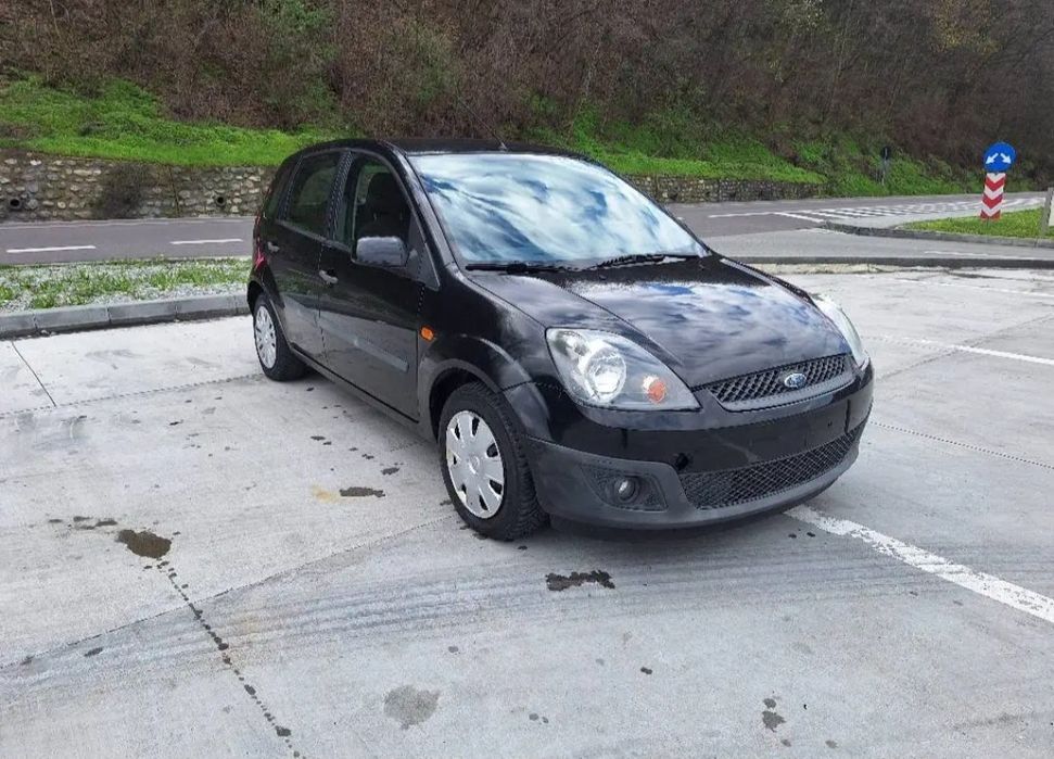 Ford fiesta 1,4 benzina an 2007 euro 4 Clima /Oglinzi electrice/Inchid