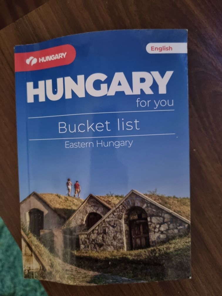 Carte despre Ungaria - ghid turistic limba engleza