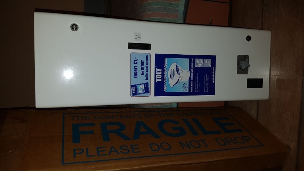 Вендинг автомат за малки пакетирани стоки/маски