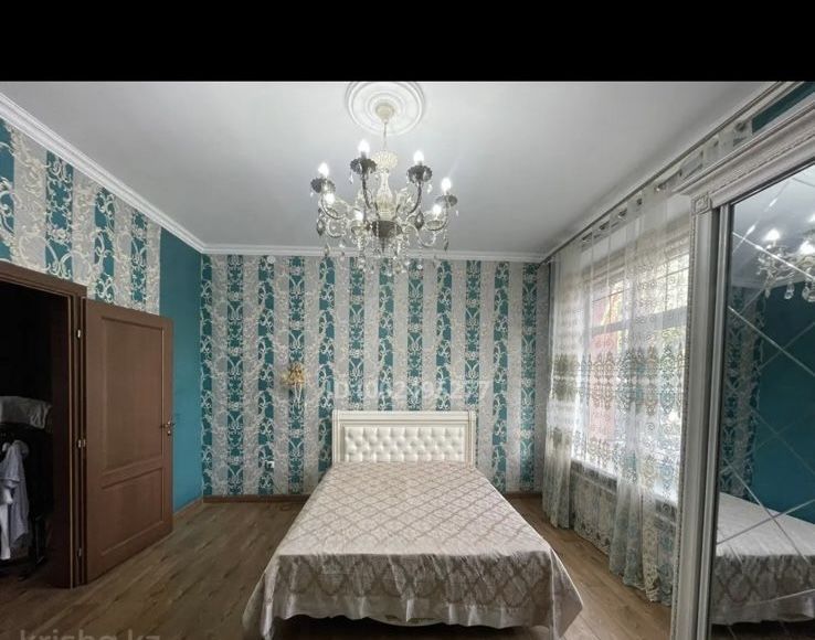 Срочно продам спальный гарнитур.