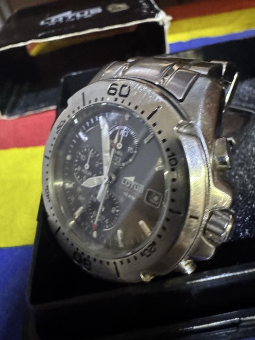 Ceas Lotus impecabil