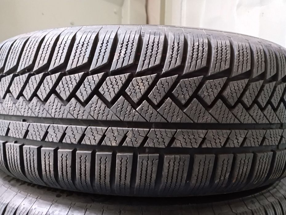 Anvelope 215/60/17 Continental