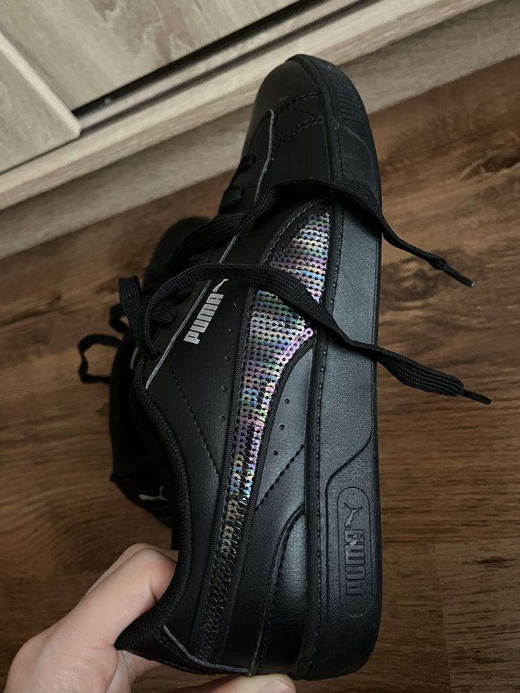 Дамски кецове в черно PUMA
