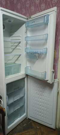 Vand frigider / combina frigorifica Arctic 324 Litrii