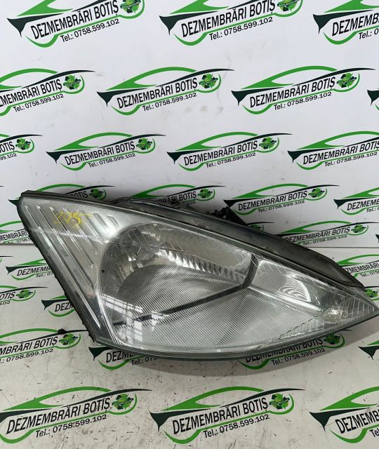 Far dreapta Ford Focus prima generatie