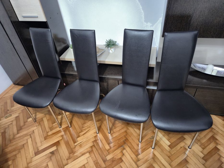 4 scaune de bucătărie negre cu picioare cromate