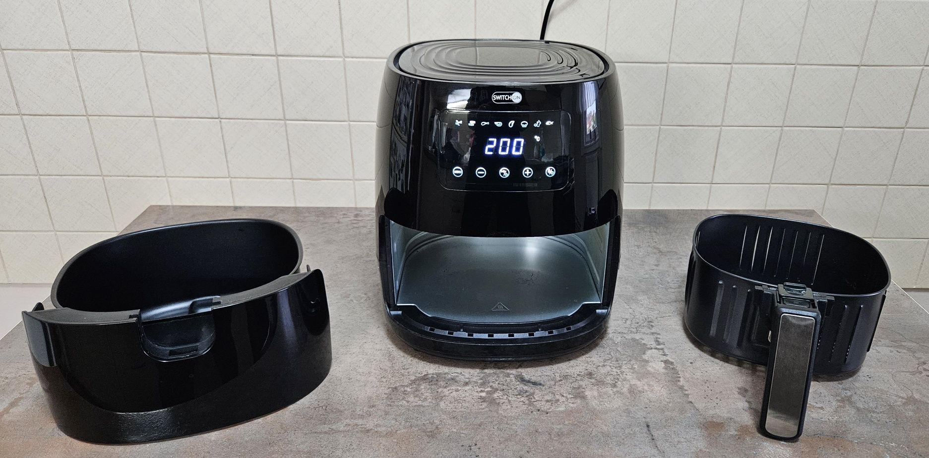 Airfryer in stare foarte buna, folosit foarte putin