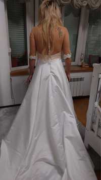 Сватбена рокля с було