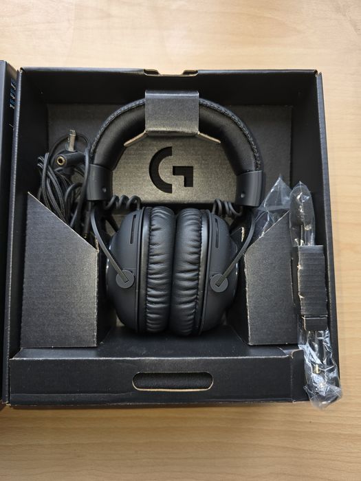 Слушалки Logitech PRO Blue Voice