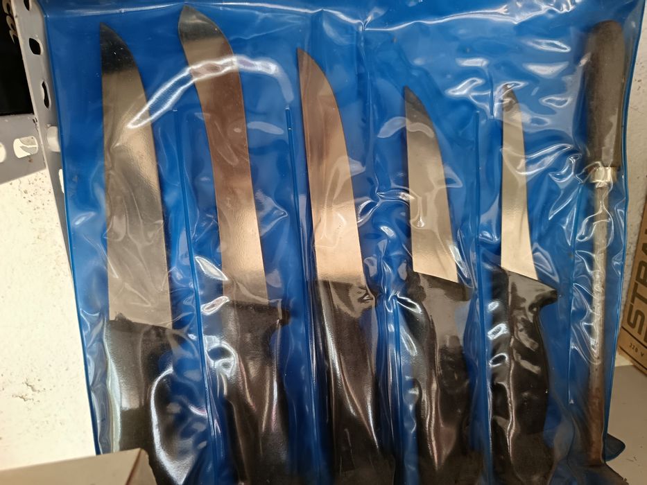 Много здрави ножове