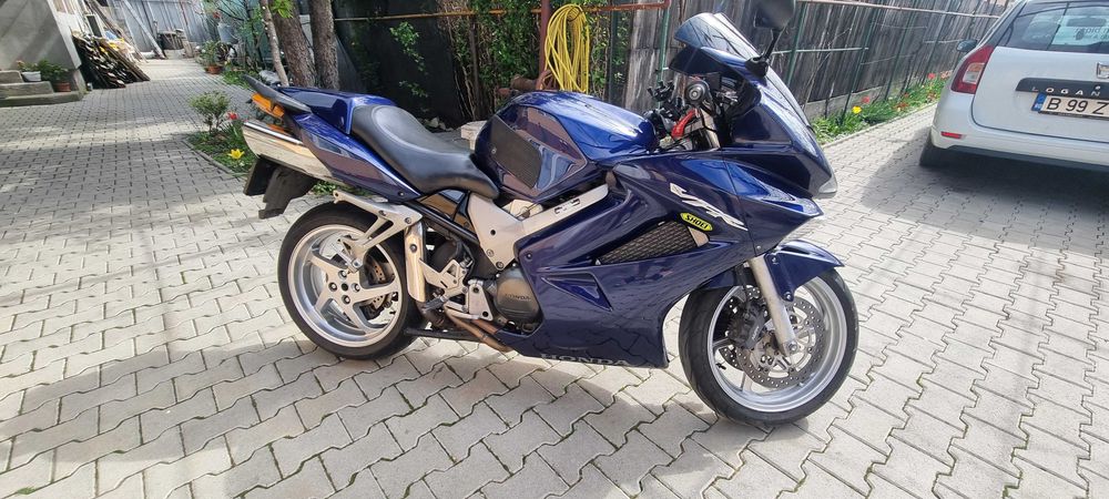 Honda vfr 800 v-tec