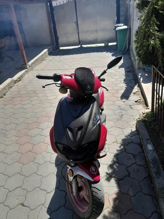 Scuter yaumo de 49