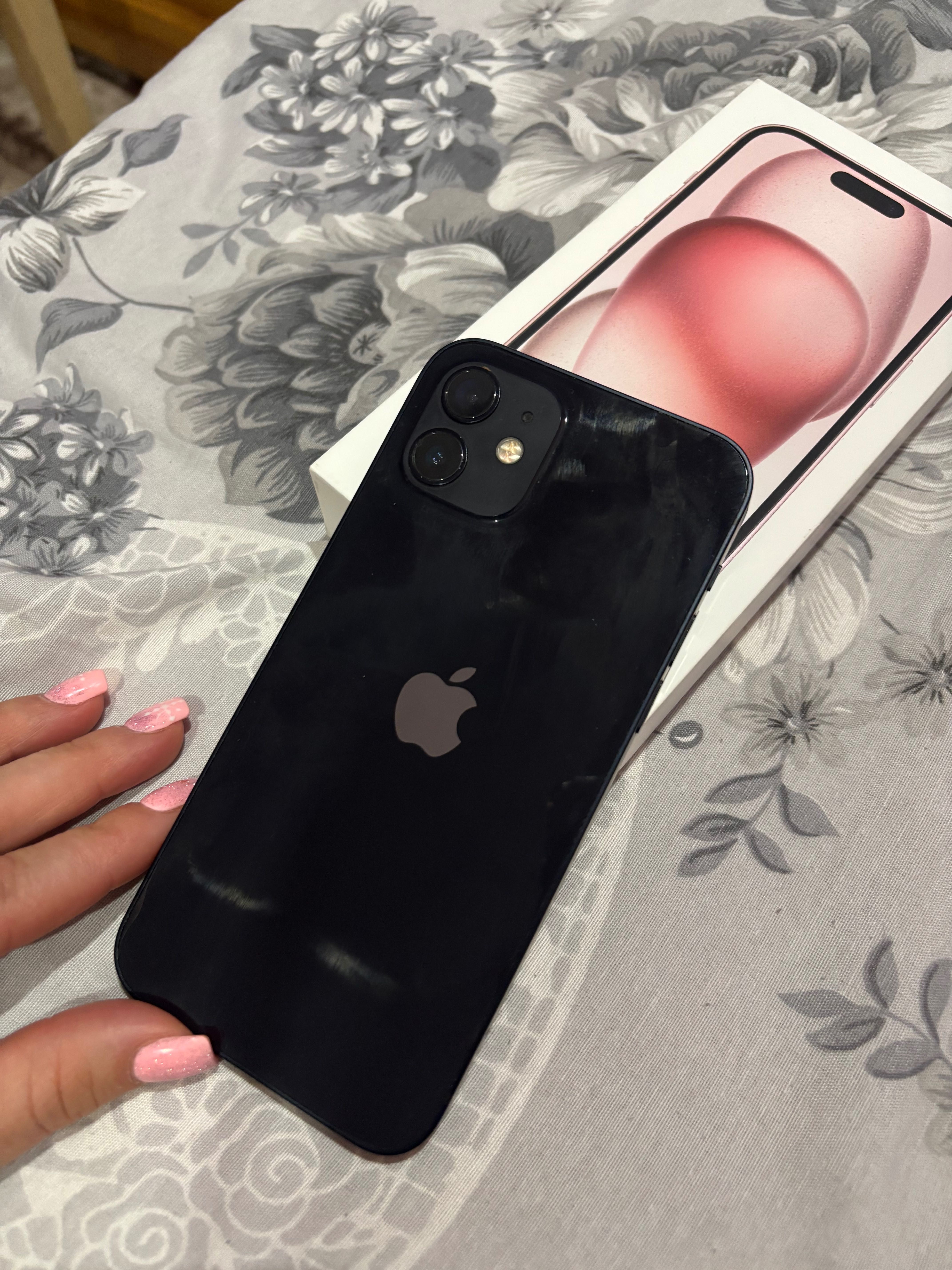 iPhone 12 64GB..