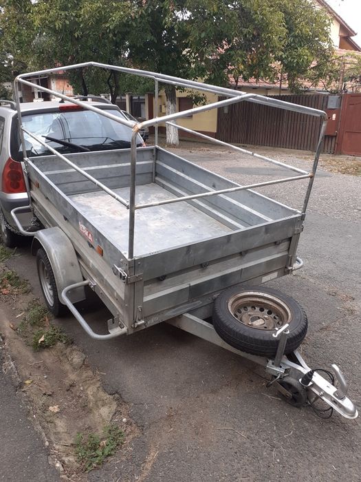 Vând  remorcă recent înmatriculată, impecabila
