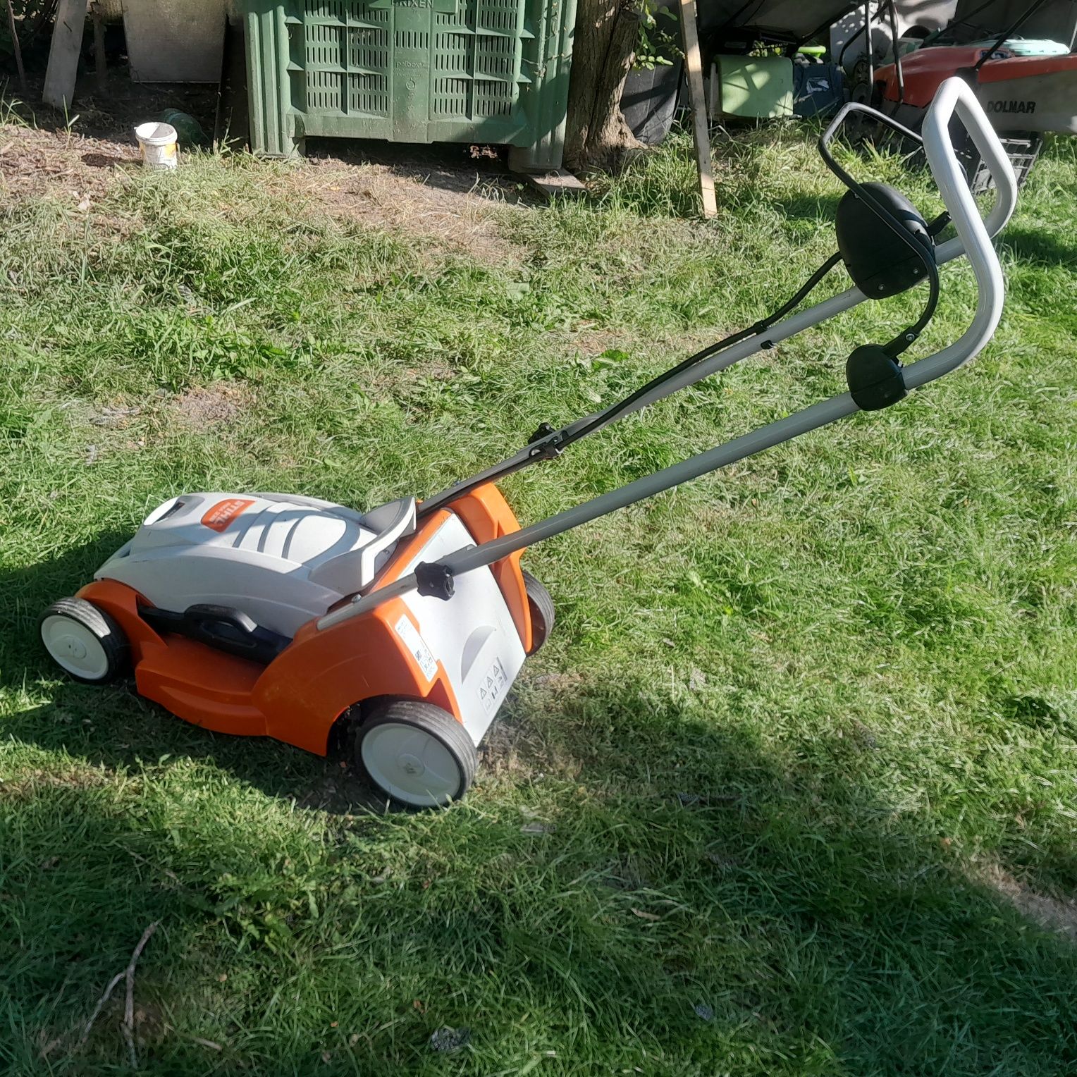 STIHL-mașină de tăiat iarba RMA339 corpul aproap noua,ff.puțin folosit