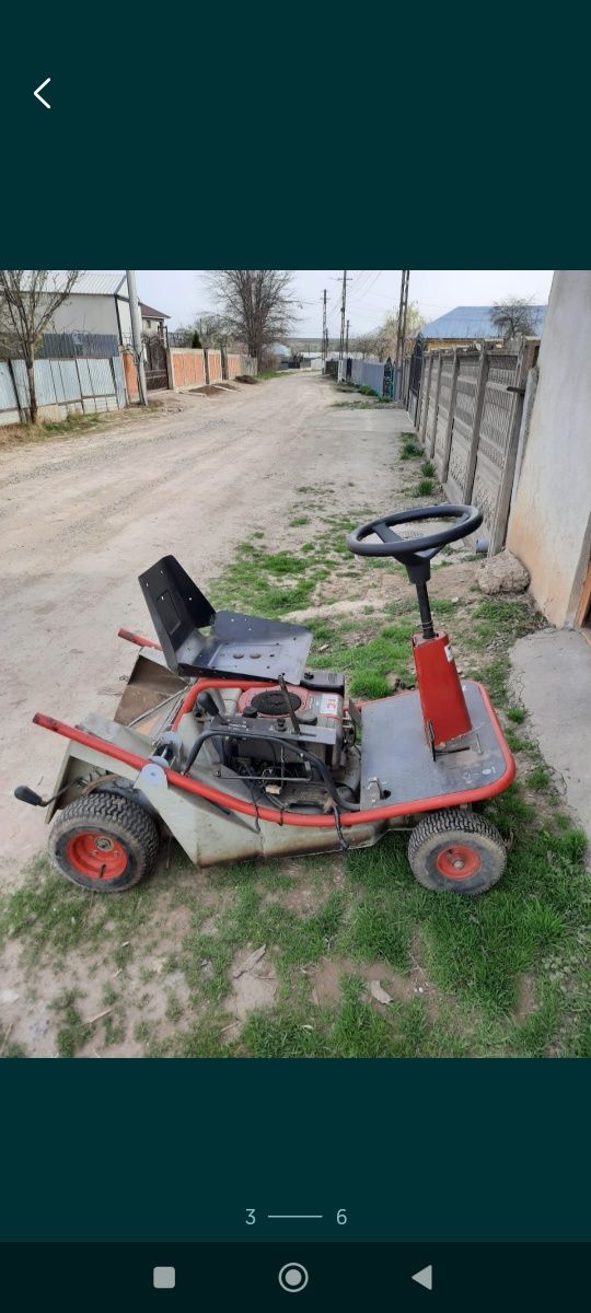 Tractoras de tăiat iarbă BEMAX