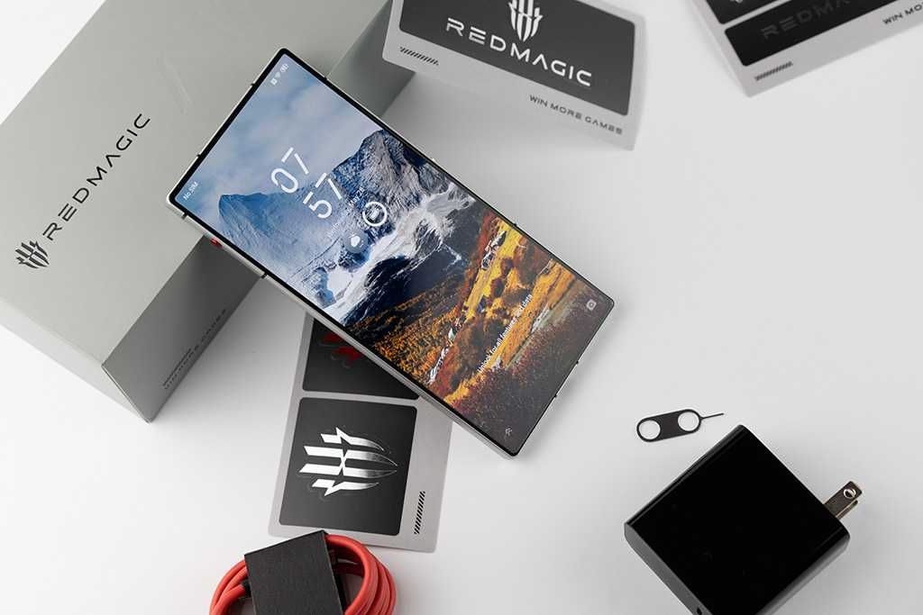 REDMAGIC 10 Air - 6.8" AMOLED, 16GB/512GB, Snapdragon Gen 3, 6000mAh