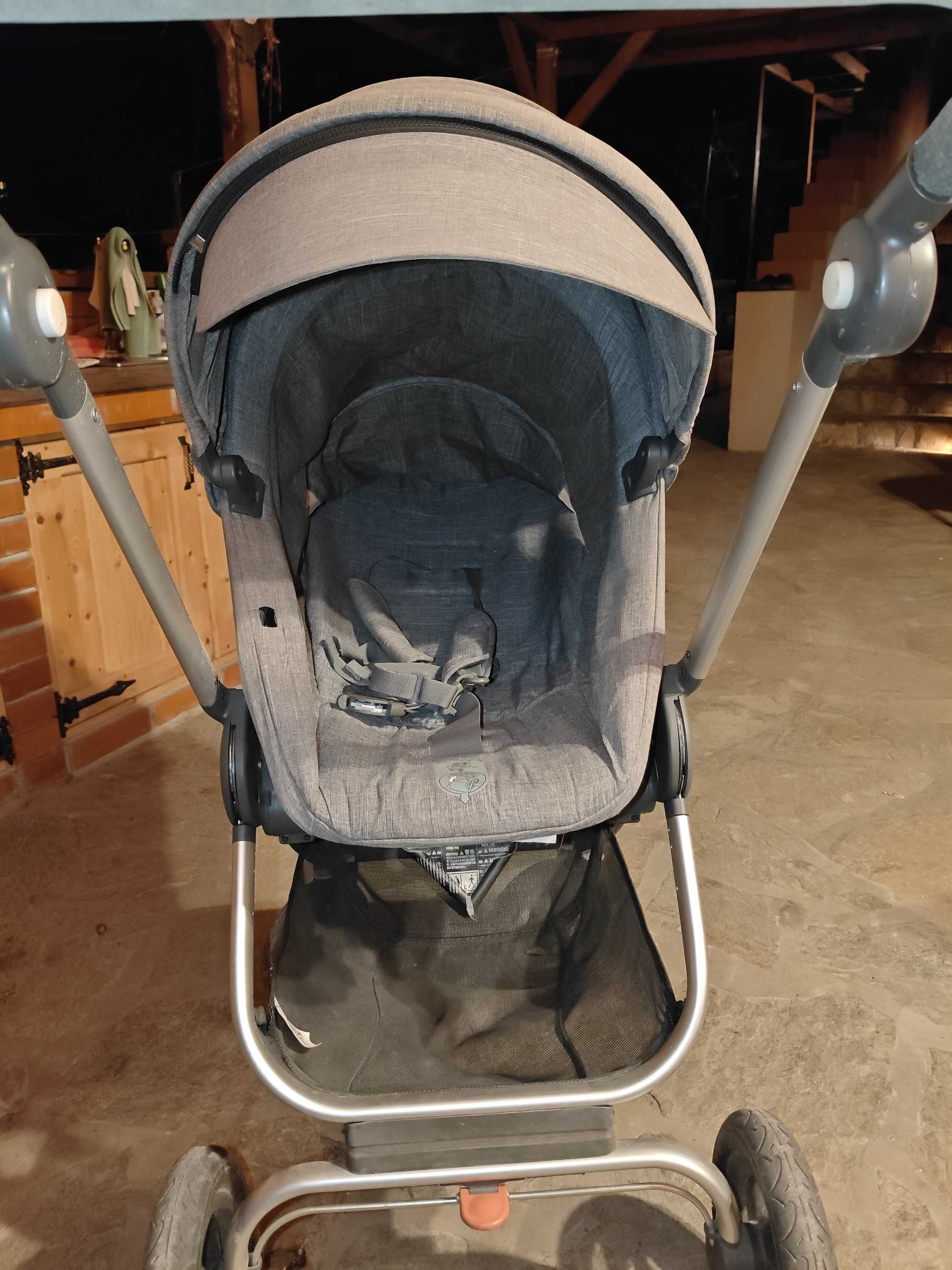 Бебешка количка Stokke