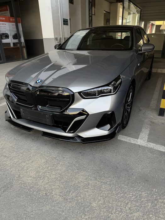 BMW i5 35L srochno